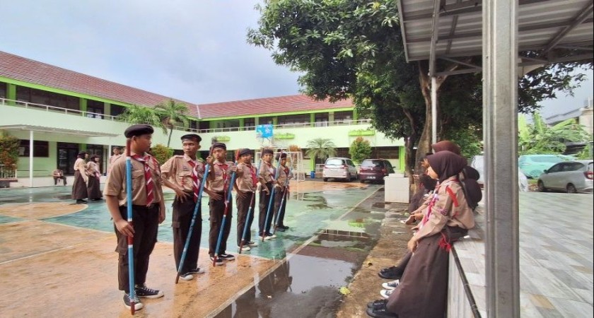 Pramuka MTs Negeri 17 Jakarta Gelar Pelantikan Penggalang Ramu
