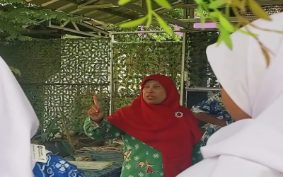 Belajar di Alam Terbuka, Siswa MTsN 17 Jakarta Antusias Ikuti Pelajaran PKN