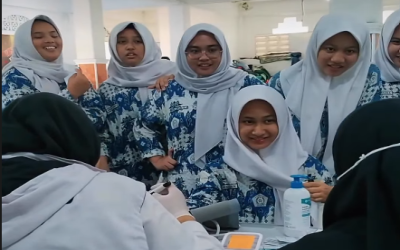 Hari Kedua Cek Kesehatan Gratis, Siswa MTsN 17 Jakarta Jalani Pemeriksaan