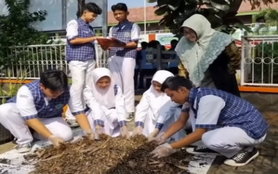 MTsN 17 Jakarta Praktikkan Ekoteologi melalui Aksi Peduli Lingkungan